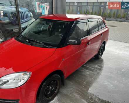 Красный Шкода Фабия, объемом двигателя 1.42 л и пробегом 367 тыс. км за 4000 $, фото 4 на Automoto.ua