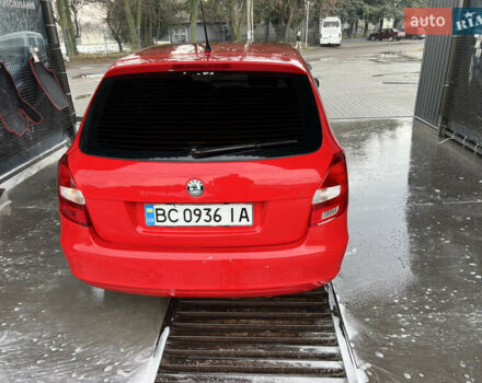 Красный Шкода Фабия, объемом двигателя 1.42 л и пробегом 367 тыс. км за 4000 $, фото 2 на Automoto.ua