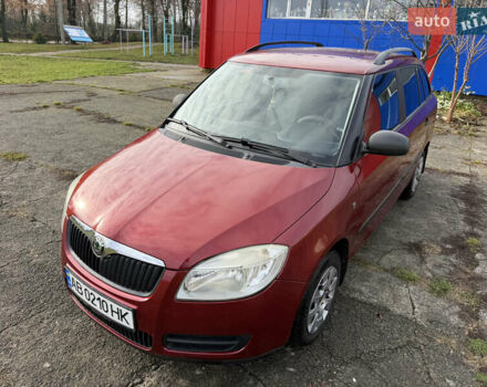 Красный Шкода Фабия, объемом двигателя 1.2 л и пробегом 292 тыс. км за 4600 $, фото 3 на Automoto.ua