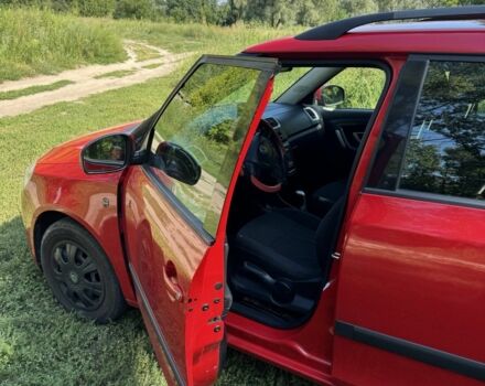 Красный Шкода Фабия, объемом двигателя 1.4 л и пробегом 324 тыс. км за 5200 $, фото 4 на Automoto.ua