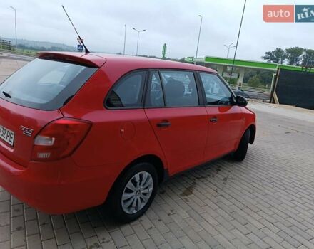 Красный Шкода Фабия, объемом двигателя 1.4 л и пробегом 245 тыс. км за 3850 $, фото 7 на Automoto.ua