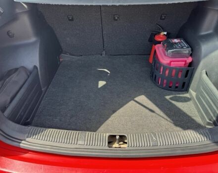 Красный Шкода Фабия, объемом двигателя 1.4 л и пробегом 324 тыс. км за 5200 $, фото 11 на Automoto.ua