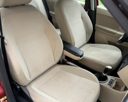 Шкода Фабия 2010 в Пустомытах на Automoto.ua Красный Шкода Фабия, объемом двигателя 1.9 л и пробегом 345 тыс. км за 1900 $, фото 4 на Automoto.ua