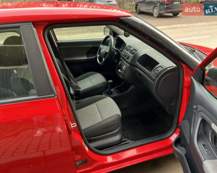 Червоний Шкода Фабія, об'ємом двигуна 1.39 л та пробігом 233 тис. км за 3550 $, фото 29 на Automoto.ua