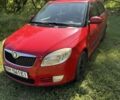 Красный Шкода Фабия, объемом двигателя 1.4 л и пробегом 324 тыс. км за 5500 $, фото 1 на Automoto.ua