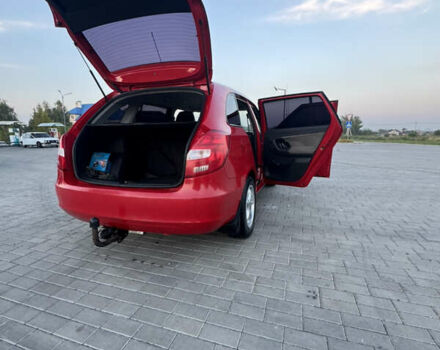 Красный Шкода Фабия, объемом двигателя 1.6 л и пробегом 330 тыс. км за 5400 $, фото 1 на Automoto.ua