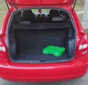 Шкода Фабія 2010 у Дніпро (Дніпропетровську) на Automoto.ua Червоний Шкода Фабія, об'ємом двигуна 1.6 л та пробігом 237 тис. км за 6000 $, фото 4 на Automoto.ua