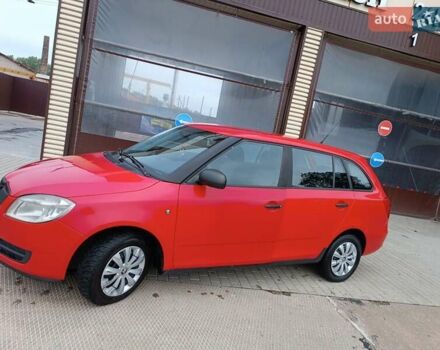 Красный Шкода Фабия, объемом двигателя 1.4 л и пробегом 245 тыс. км за 3850 $, фото 5 на Automoto.ua