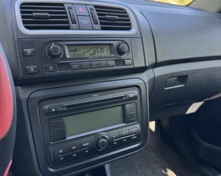 Красный Шкода Фабия, объемом двигателя 1.4 л и пробегом 324 тыс. км за 5200 $, фото 9 на Automoto.ua