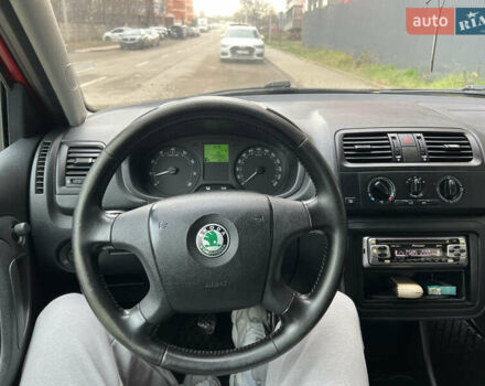 Червоний Шкода Фабія, об'ємом двигуна 1.39 л та пробігом 233 тис. км за 3550 $, фото 37 на Automoto.ua