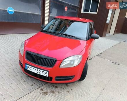 Красный Шкода Фабия, объемом двигателя 1.4 л и пробегом 245 тыс. км за 3850 $, фото 4 на Automoto.ua