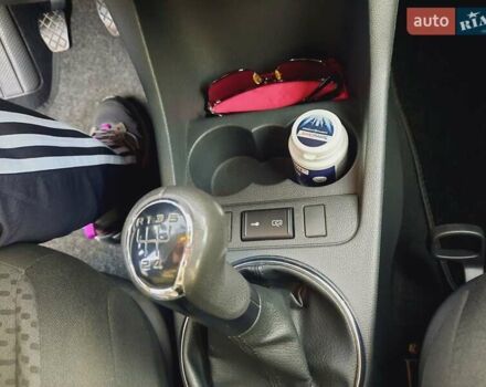 Шкода Фабия 2011 в Житомире на Automoto.ua Красный Шкода Фабия, объемом двигателя 1.2 л и пробегом 176 тыс. км за 6000 $, фото 38 на Automoto.ua
