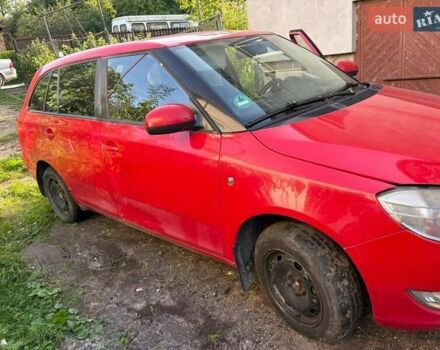 Красный Шкода Фабия, объемом двигателя 1.39 л и пробегом 410 тыс. км за 3050 $, фото 3 на Automoto.ua