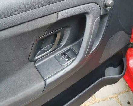 Красный Шкода Фабия, объемом двигателя 1.4 л и пробегом 232 тыс. км за 4699 $, фото 4 на Automoto.ua