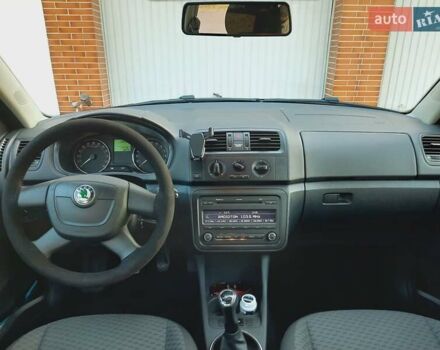 Шкода Фабия 2011 в Житомире на Automoto.ua Красный Шкода Фабия, объемом двигателя 1.2 л и пробегом 176 тыс. км за 6000 $, фото 37 на Automoto.ua