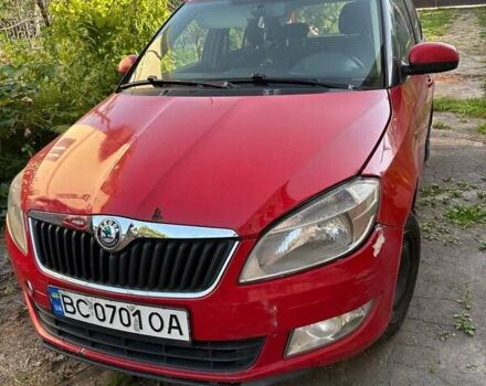 Красный Шкода Фабия, объемом двигателя 1.39 л и пробегом 410 тыс. км за 3050 $, фото 1 на Automoto.ua