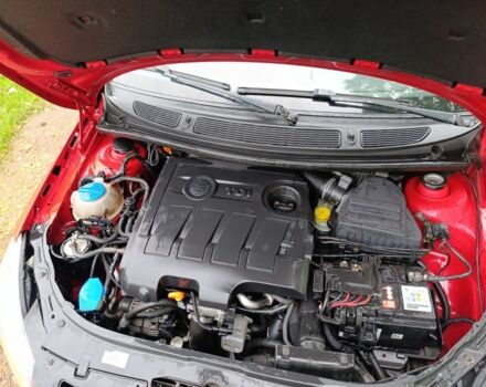 Красный Шкода Фабия, объемом двигателя 1.6 л и пробегом 217 тыс. км за 5200 $, фото 16 на Automoto.ua