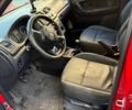 Красный Шкода Фабия, объемом двигателя 1.39 л и пробегом 410 тыс. км за 3050 $, фото 4 на Automoto.ua