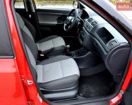 Червоний Шкода Фабія, об'ємом двигуна 1.39 л та пробігом 155 тис. км за 5900 $, фото 21 на Automoto.ua