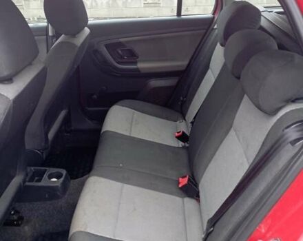 Красный Шкода Фабия, объемом двигателя 1.2 л и пробегом 230 тыс. км за 4500 $, фото 1 на Automoto.ua