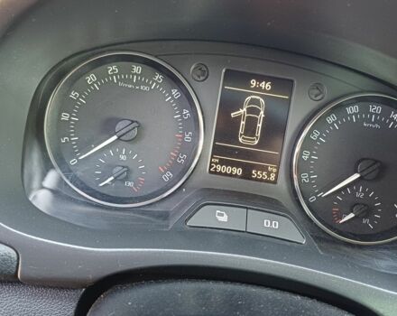 Красный Шкода Фабия, объемом двигателя 1.6 л и пробегом 290 тыс. км за 6900 $, фото 9 на Automoto.ua