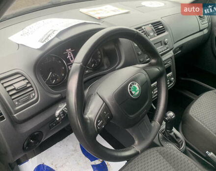 Красный Шкода Фабия, объемом двигателя 1.2 л и пробегом 222 тыс. км за 7800 $, фото 17 на Automoto.ua