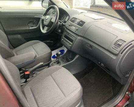 Красный Шкода Фабия, объемом двигателя 1.2 л и пробегом 222 тыс. км за 7800 $, фото 35 на Automoto.ua