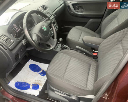 Красный Шкода Фабия, объемом двигателя 1.2 л и пробегом 222 тыс. км за 7800 $, фото 16 на Automoto.ua