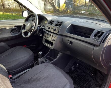 Червоний Шкода Фабія, об'ємом двигуна 1.2 л та пробігом 300 тис. км за 4200 $, фото 12 на Automoto.ua