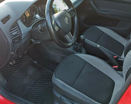 Красный Шкода Фабия, объемом двигателя 1 л и пробегом 258 тыс. км за 6400 $, фото 7 на Automoto.ua