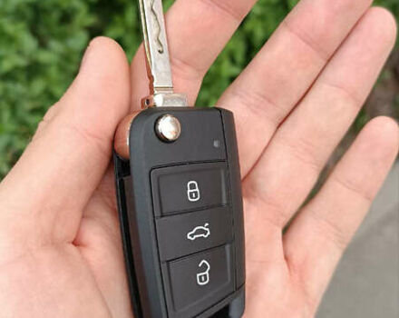 Красный Шкода Фабия, объемом двигателя 1 л и пробегом 258 тыс. км за 6400 $, фото 14 на Automoto.ua