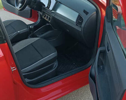 Красный Шкода Фабия, объемом двигателя 1 л и пробегом 258 тыс. км за 6400 $, фото 3 на Automoto.ua