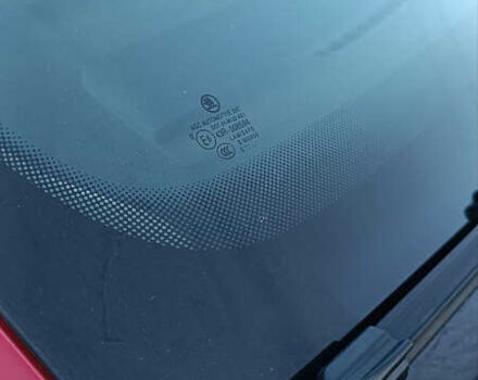 Красный Шкода Фабия, объемом двигателя 1 л и пробегом 258 тыс. км за 6400 $, фото 2 на Automoto.ua