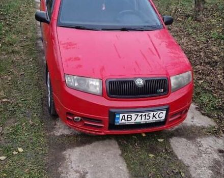 Красный Шкода Фабия, объемом двигателя 1.4 л и пробегом 180 тыс. км за 3700 $, фото 1 на Automoto.ua