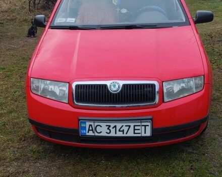Красный Шкода Фабия, объемом двигателя 1.4 л и пробегом 225 тыс. км за 4000 $, фото 1 на Automoto.ua