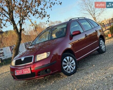 Красный Шкода Фабия, объемом двигателя 1.39 л и пробегом 201 тыс. км за 4199 $, фото 1 на Automoto.ua