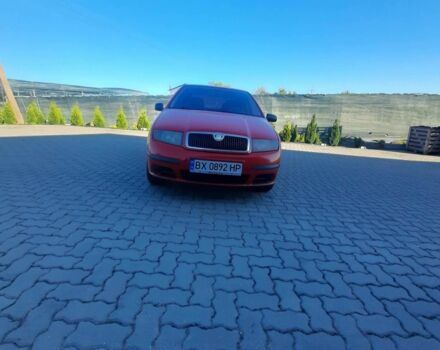 Красный Шкода Фабия, объемом двигателя 1.2 л и пробегом 177 тыс. км за 3900 $, фото 1 на Automoto.ua