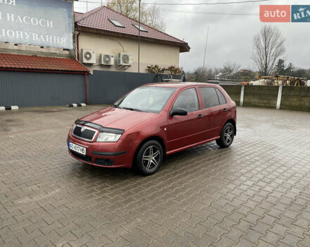 Красный Шкода Фабия, объемом двигателя 1.2 л и пробегом 189 тыс. км за 2999 $, фото 1 на Automoto.ua
