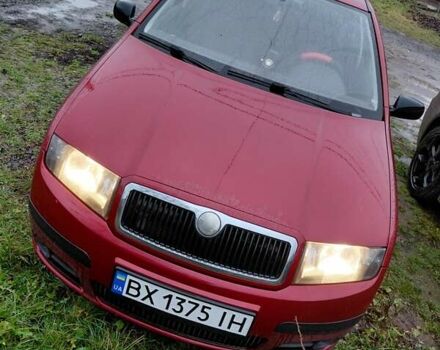 Красный Шкода Фабия, объемом двигателя 1.2 л и пробегом 156 тыс. км за 4050 $, фото 1 на Automoto.ua