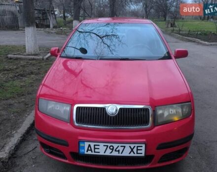 Красный Шкода Фабия, объемом двигателя 1.2 л и пробегом 450 тыс. км за 3500 $, фото 1 на Automoto.ua