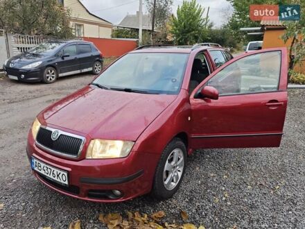 Красный Шкода Фабия, объемом двигателя 1.39 л и пробегом 226 тыс. км за 5300 $, фото 1 на Automoto.ua