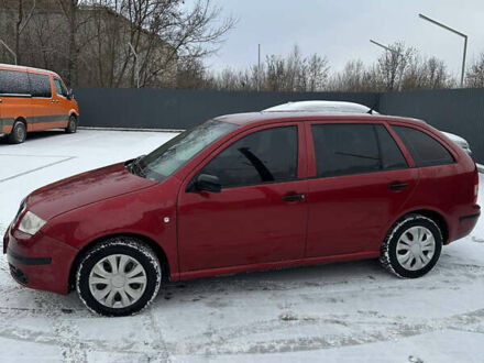 Красный Шкода Фабия, объемом двигателя 1.2 л и пробегом 311 тыс. км за 3200 $, фото 1 на Automoto.ua