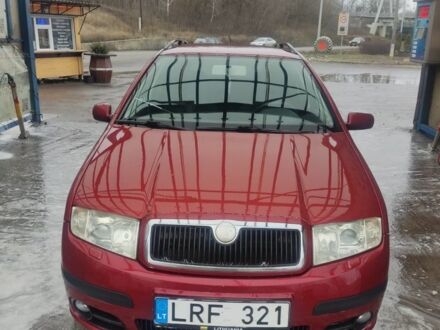 Красный Шкода Фабия, объемом двигателя 1.9 л и пробегом 282 тыс. км за 2000 $, фото 1 на Automoto.ua