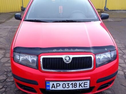 Красный Шкода Фабия, объемом двигателя 1.2 л и пробегом 270 тыс. км за 3300 $, фото 1 на Automoto.ua