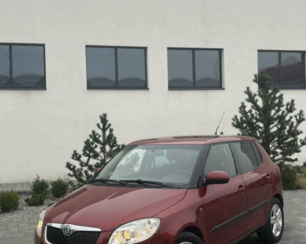 Красный Шкода Фабия, объемом двигателя 1.39 л и пробегом 250 тыс. км за 4850 $, фото 1 на Automoto.ua