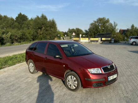 Красный Шкода Фабия, объемом двигателя 1.2 л и пробегом 300 тыс. км за 3600 $, фото 1 на Automoto.ua