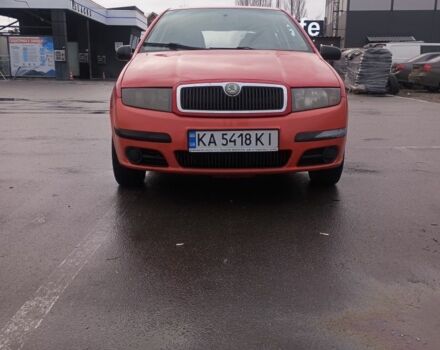 Красный Шкода Фабия, объемом двигателя 1.2 л и пробегом 196 тыс. км за 2400 $, фото 1 на Automoto.ua