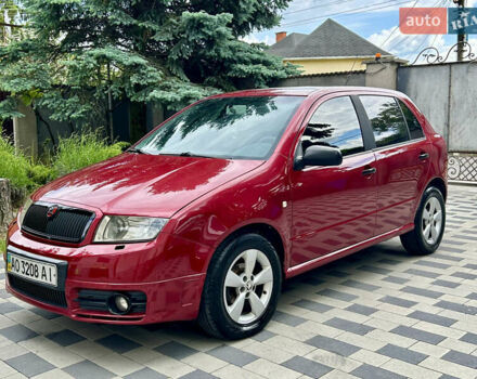 Красный Шкода Фабия, объемом двигателя 1.2 л и пробегом 160 тыс. км за 3600 $, фото 1 на Automoto.ua