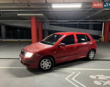 Красный Шкода Фабия, объемом двигателя 1.39 л и пробегом 260 тыс. км за 3700 $, фото 1 на Automoto.ua