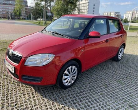 Красный Шкода Фабия, объемом двигателя 1.2 л и пробегом 210 тыс. км за 3750 $, фото 1 на Automoto.ua